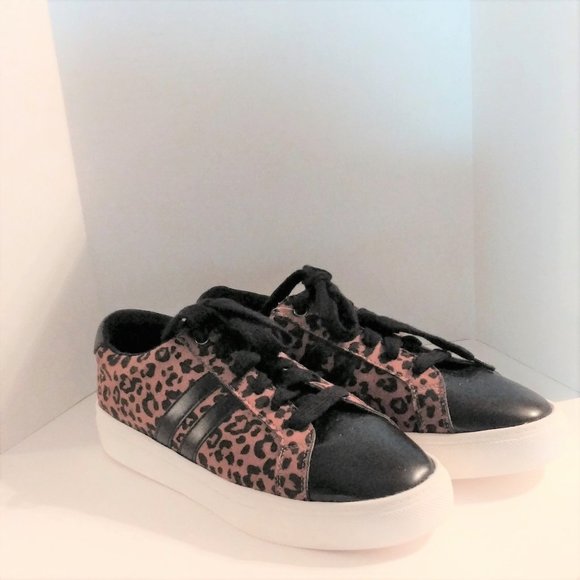 Time & Tru Womens Leopard Animal Print Sneakers Size 8- 8.5-9  New w/Tags - Picture 2 of 9
